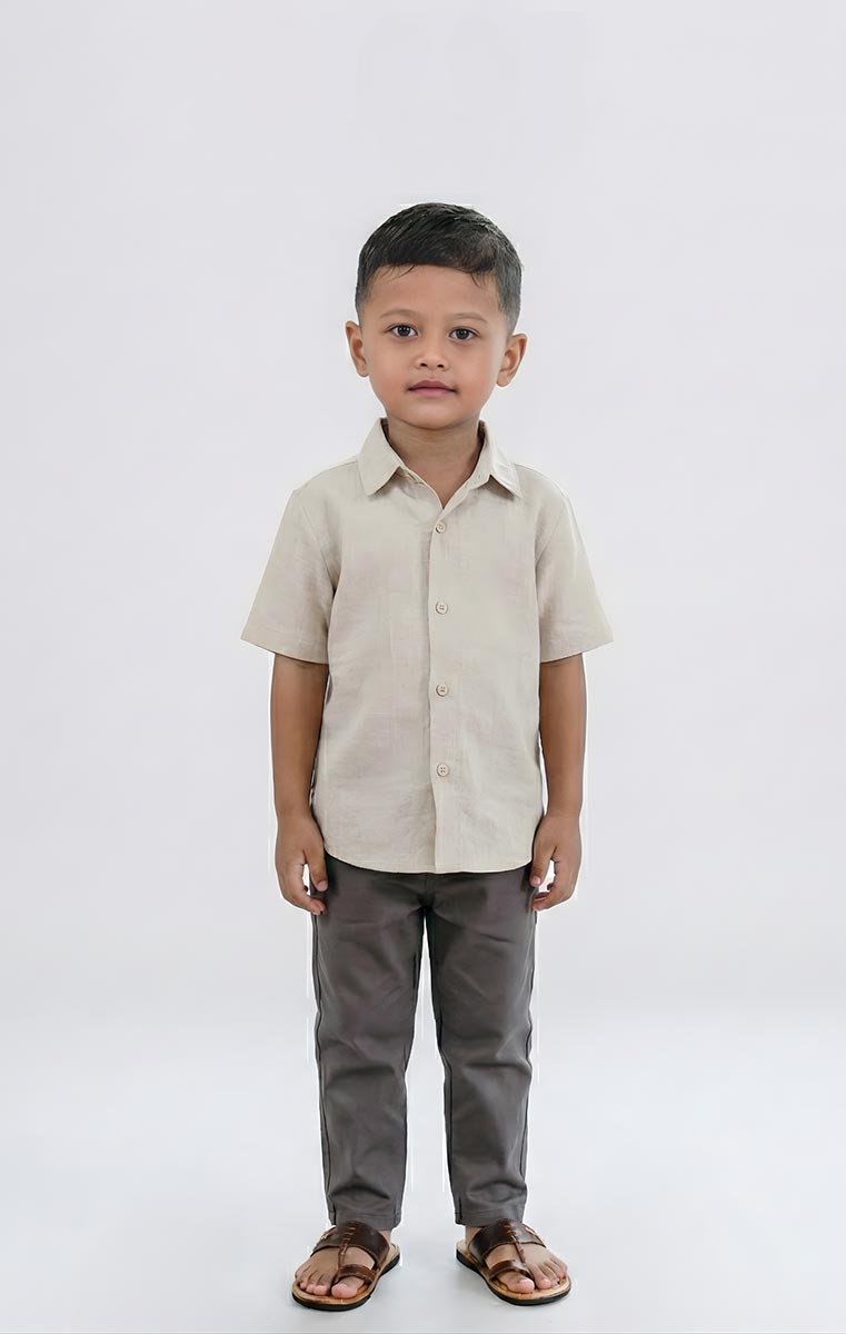 Portrait a little boy standing with smiling